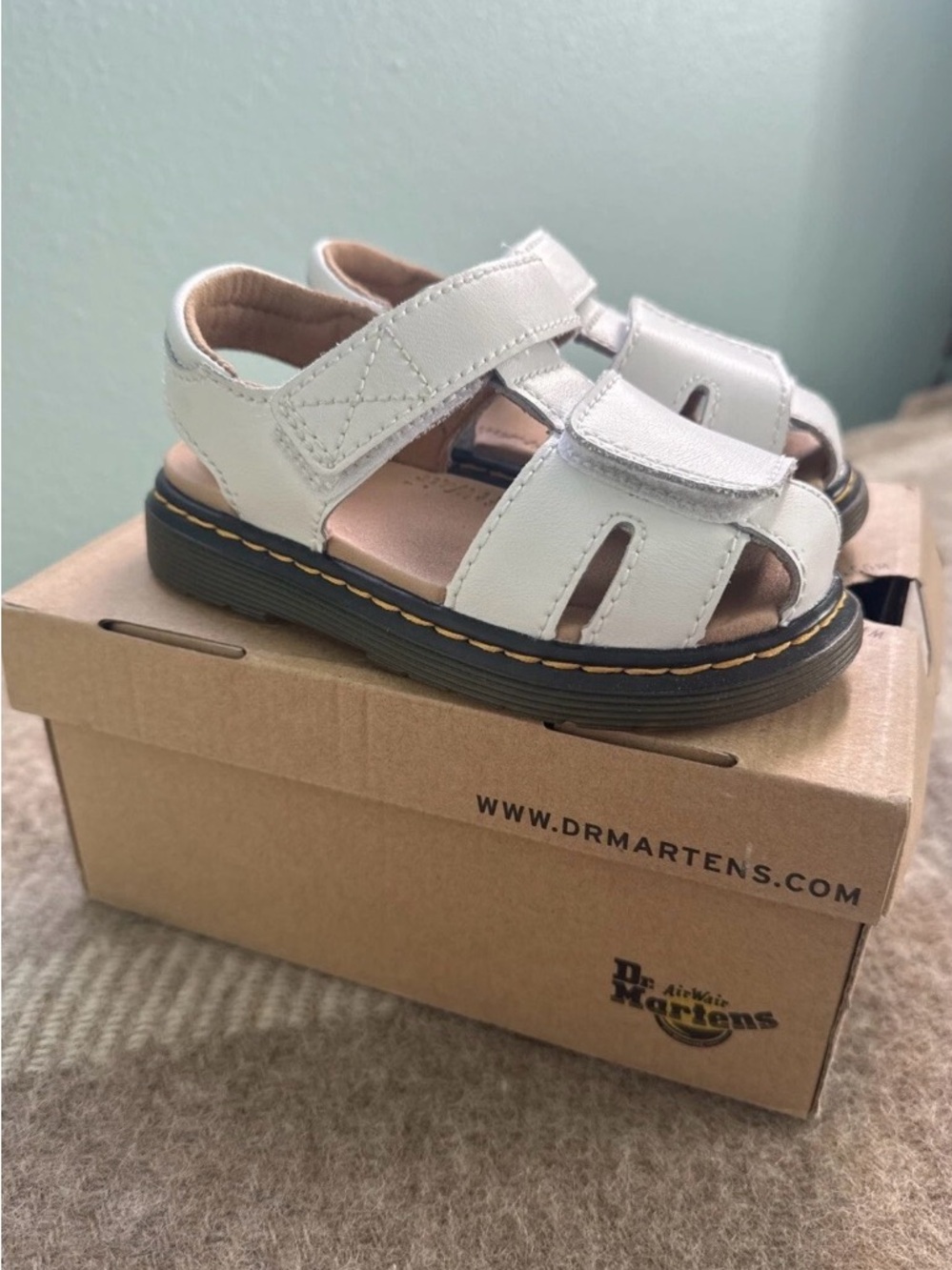 Doc Martens Moby II T - White Child Sandals Size 9 New In Box Airwair